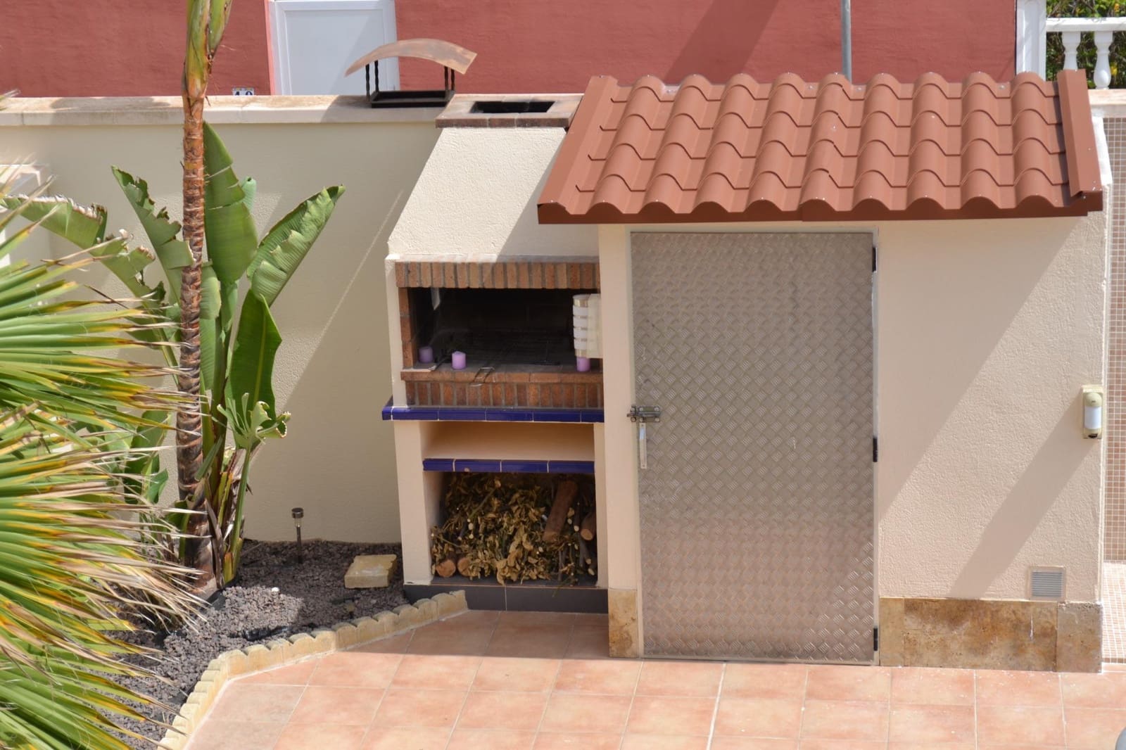 3 soveværelse Villa til leje i La Zenia med swimmingpool - € 2.200 (Ref: 9049070)