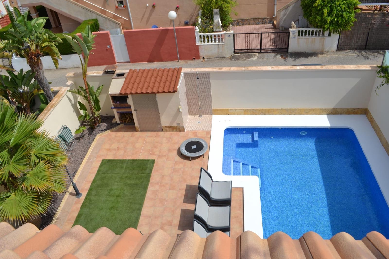 3 soveværelse Villa til leje i La Zenia med swimmingpool - € 2.200 (Ref: 9049070)