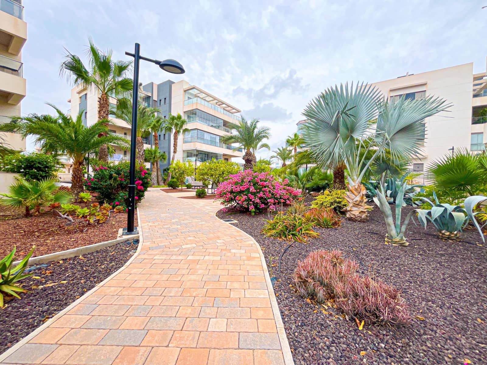 2 bedroom Apartment for sale in Orihuela Costa - € 259,000 (Ref: 9147374)