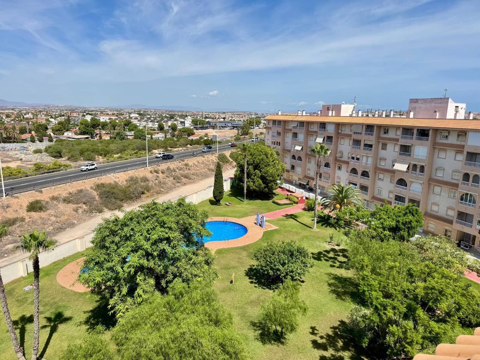 2 quarto Penthouse para venda em Torrevieja com piscina - 140 000 € (Ref: 9208493)