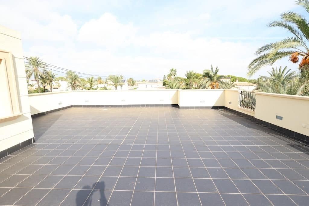 4 bedroom Villa for sale in Cabo Roig with pool - € 1,190,000 (Ref: 9313729)