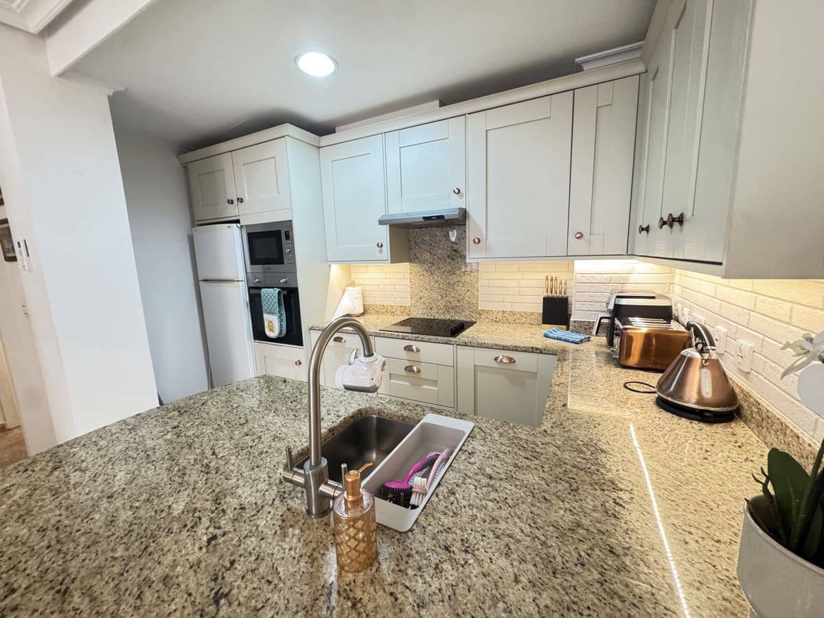 Apartamento de 2 habitaciones en Cabo Roig en venta con piscina - 189.995 € (Ref: 9322076)