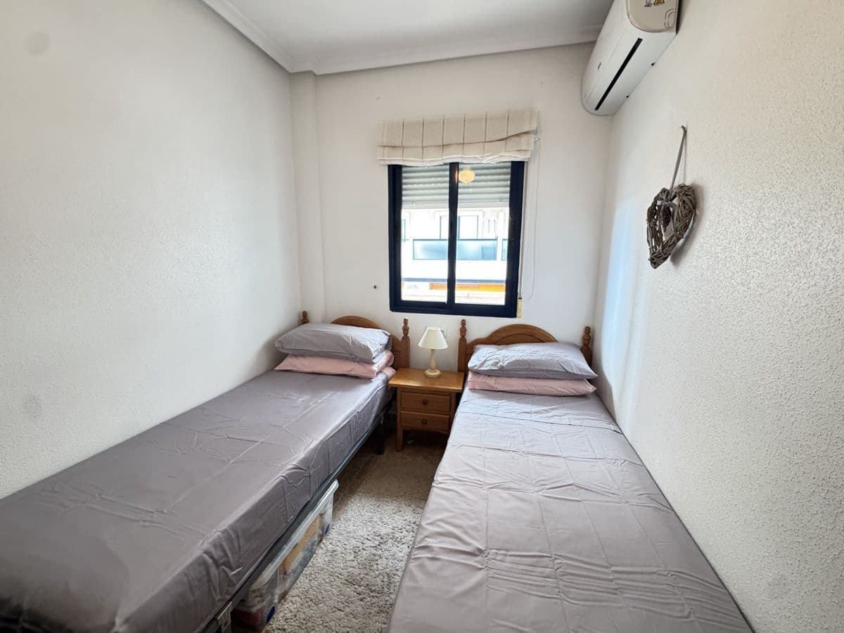 Apartamento de 2 habitaciones en Cabo Roig en venta con piscina - 189.995 € (Ref: 9322076)