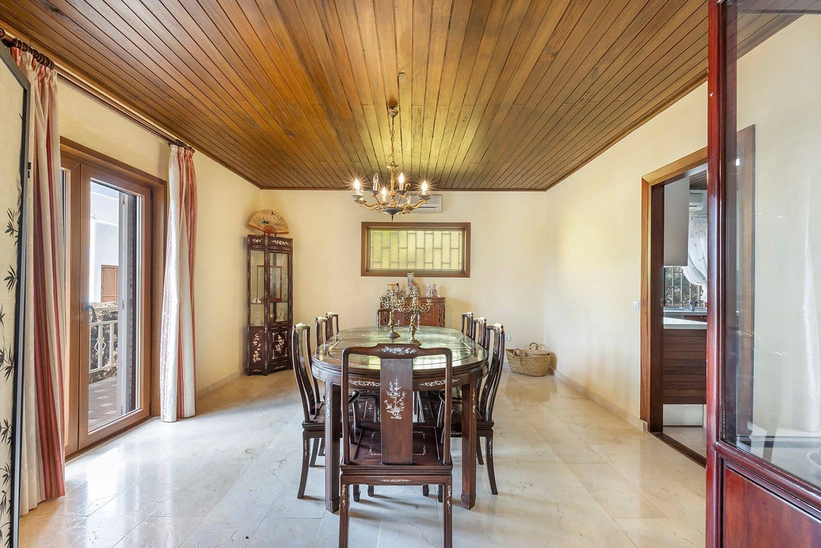 5 bedroom Villa for sale in Filipinas - € 670,000 (Ref: 9383108)