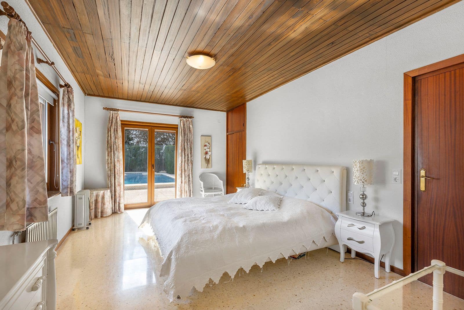 5 bedroom Villa for sale in Filipinas - € 670,000 (Ref: 9383108)