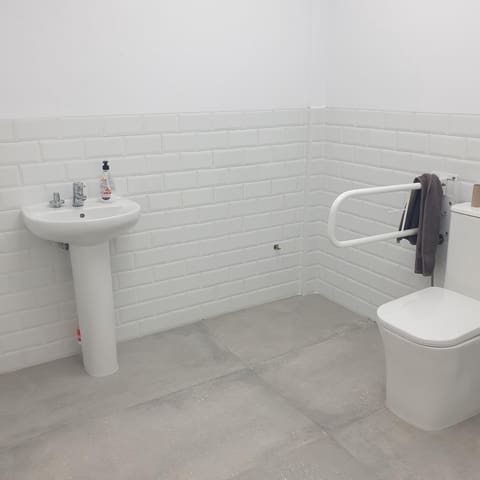 Erhverv til leje i La Zenia, Orihuela - € 1.200 (Ref: 9391986)