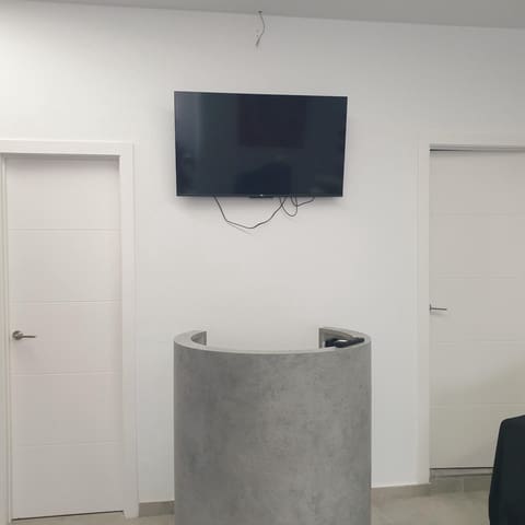 Commercial for rent in La Zenia, Orihuela - € 1,200 (Ref: 9391986)