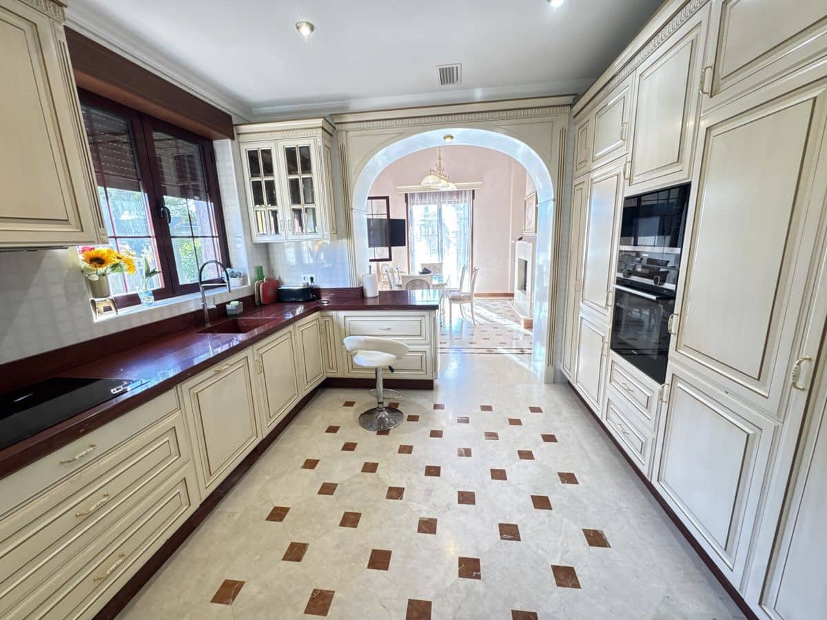 4 bedroom Villa for sale in Cabo Roig with pool - € 1,700,000 (Ref: 9438149)