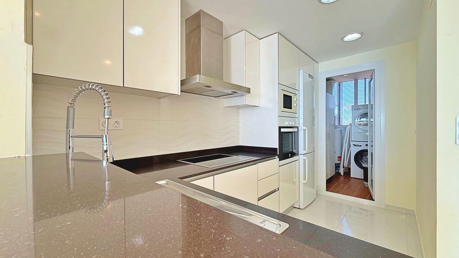 2 slaapkamer Penthouse te koop in Torrevieja - € 715.000 (Ref: 9474990)