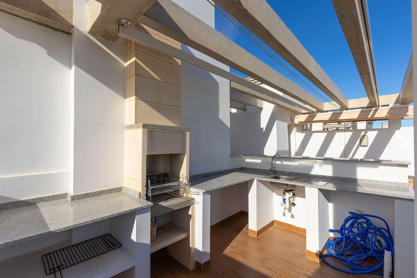 2 bedroom Penthouse for sale in Punta Prima with garage - € 665,000 (Ref: 9474990)