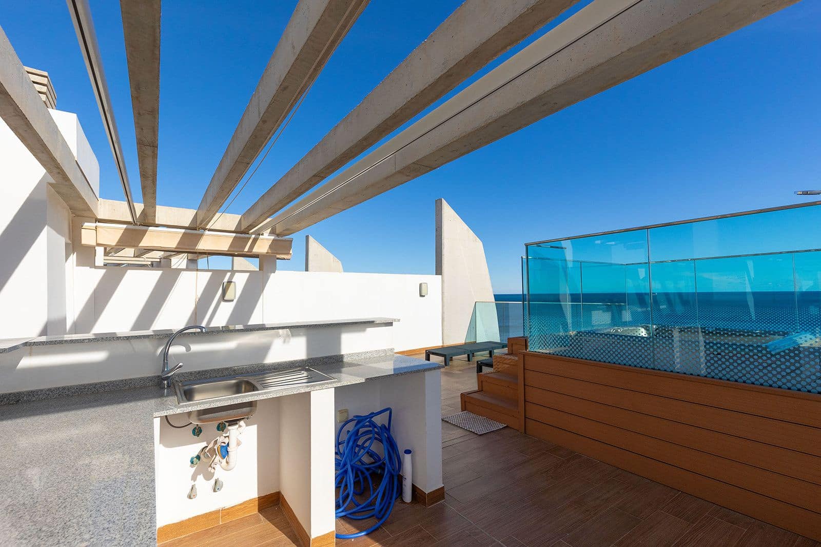 2 bedroom Penthouse for sale in Punta Prima with garage - € 665,000 (Ref: 9474990)