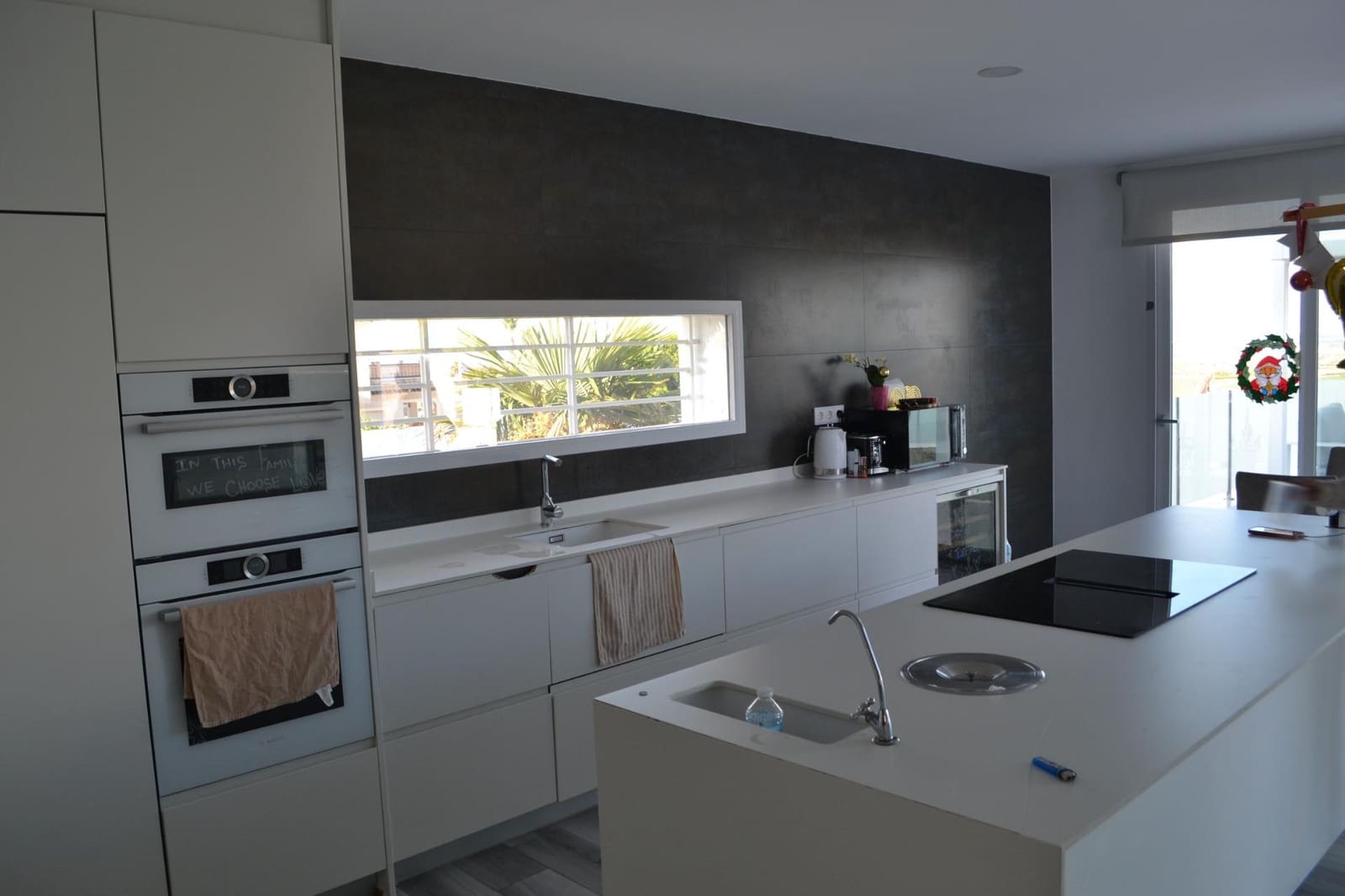 4 makuuhuone Huvila myytävänä paikassa Almoradi mukana uima-altaan 
autotalli - 999 950 € (Ref: 9536097)