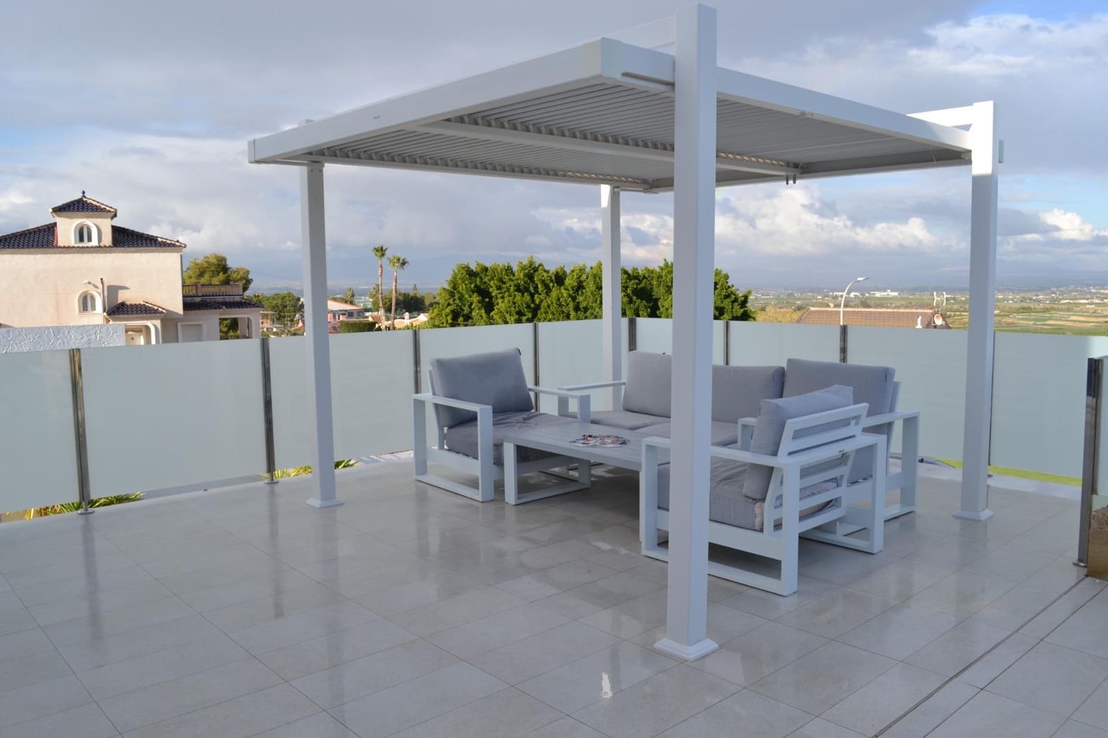 4 makuuhuone Huvila myytävänä paikassa Almoradi mukana uima-altaan 
autotalli - 999 950 € (Ref: 9536097)