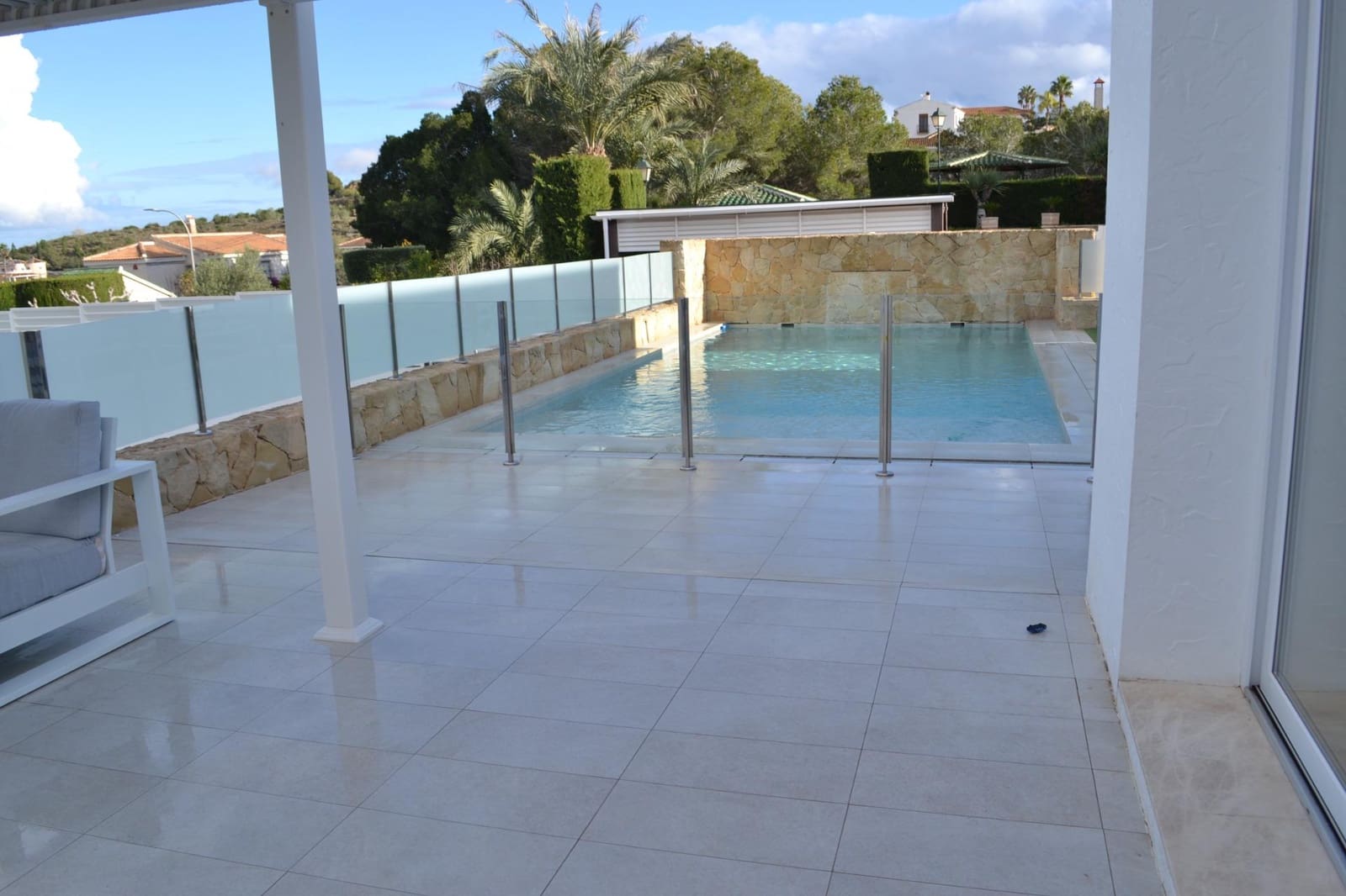 4 makuuhuone Huvila myytävänä paikassa Almoradi mukana uima-altaan 
autotalli - 999 950 € (Ref: 9536097)