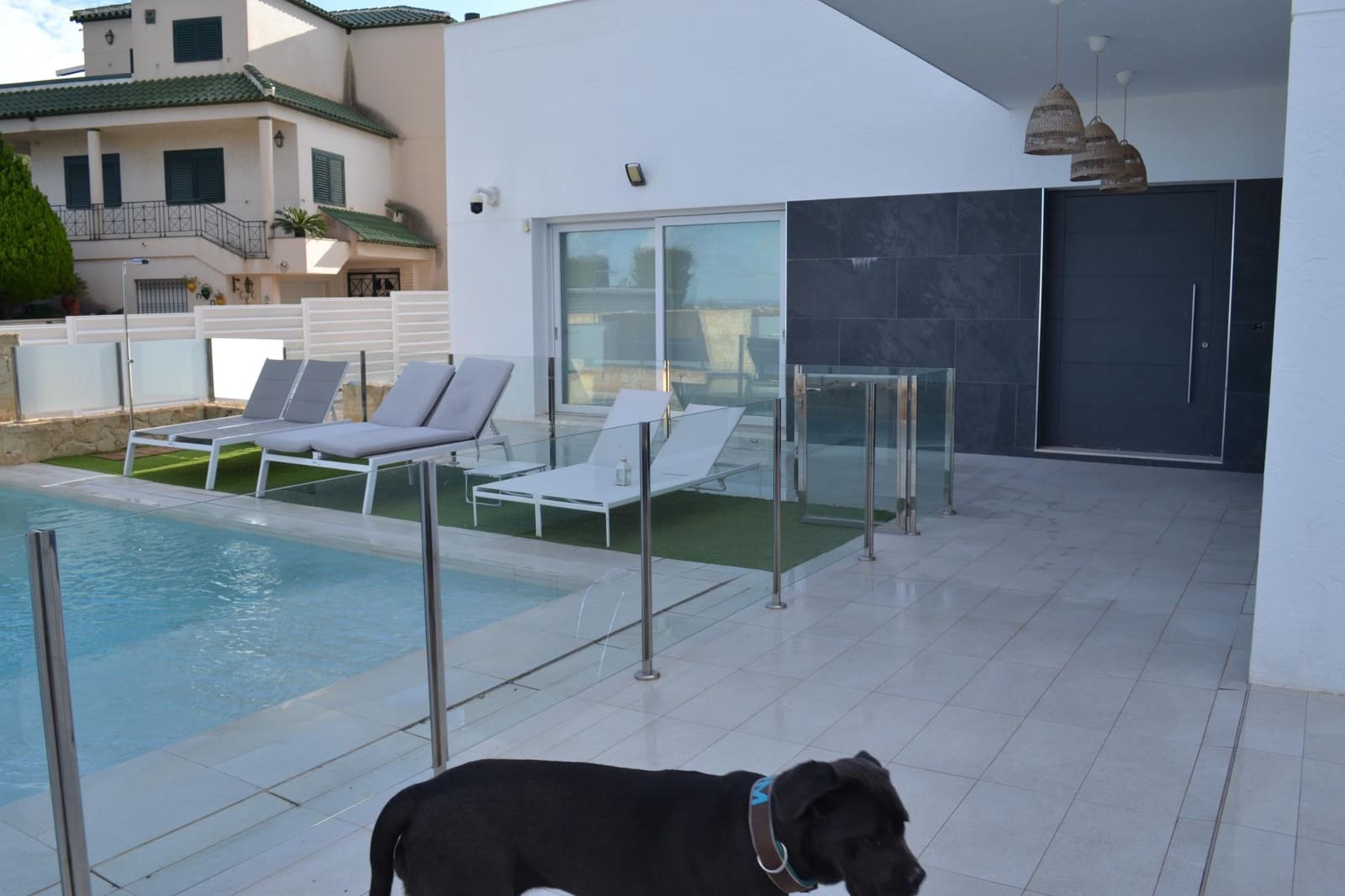 4 makuuhuone Huvila myytävänä paikassa Almoradi mukana uima-altaan 
autotalli - 999 950 € (Ref: 9536097)