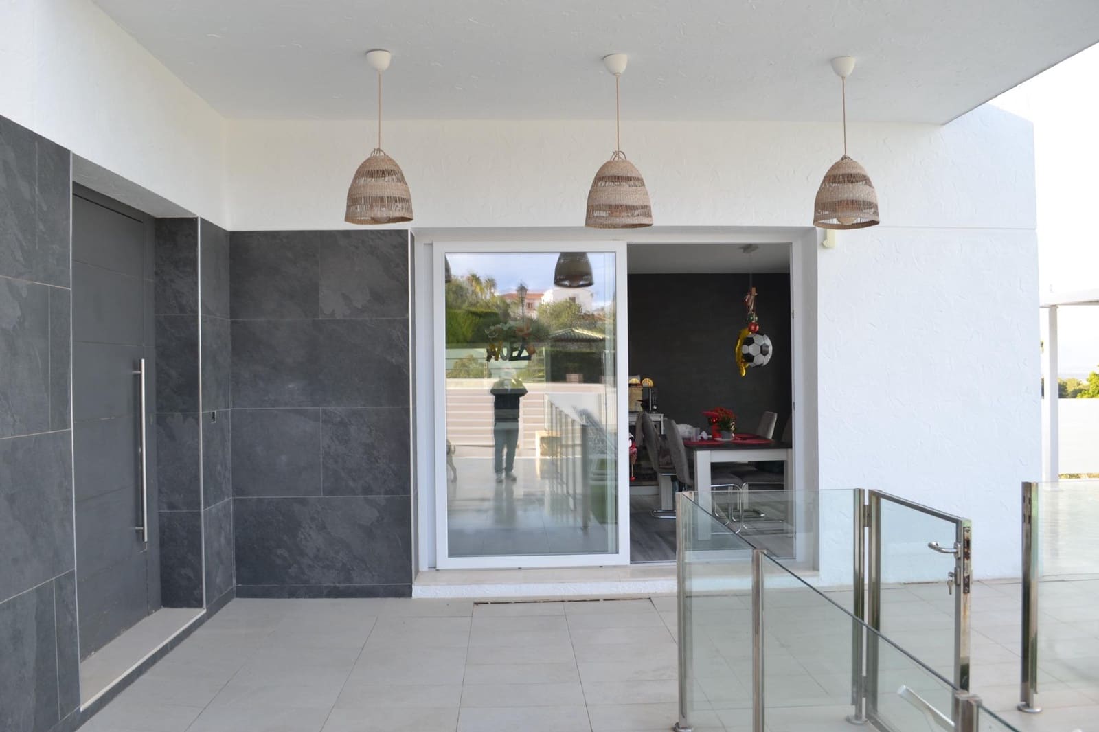 4 makuuhuone Huvila myytävänä paikassa Almoradi mukana uima-altaan 
autotalli - 999 950 € (Ref: 9536097)