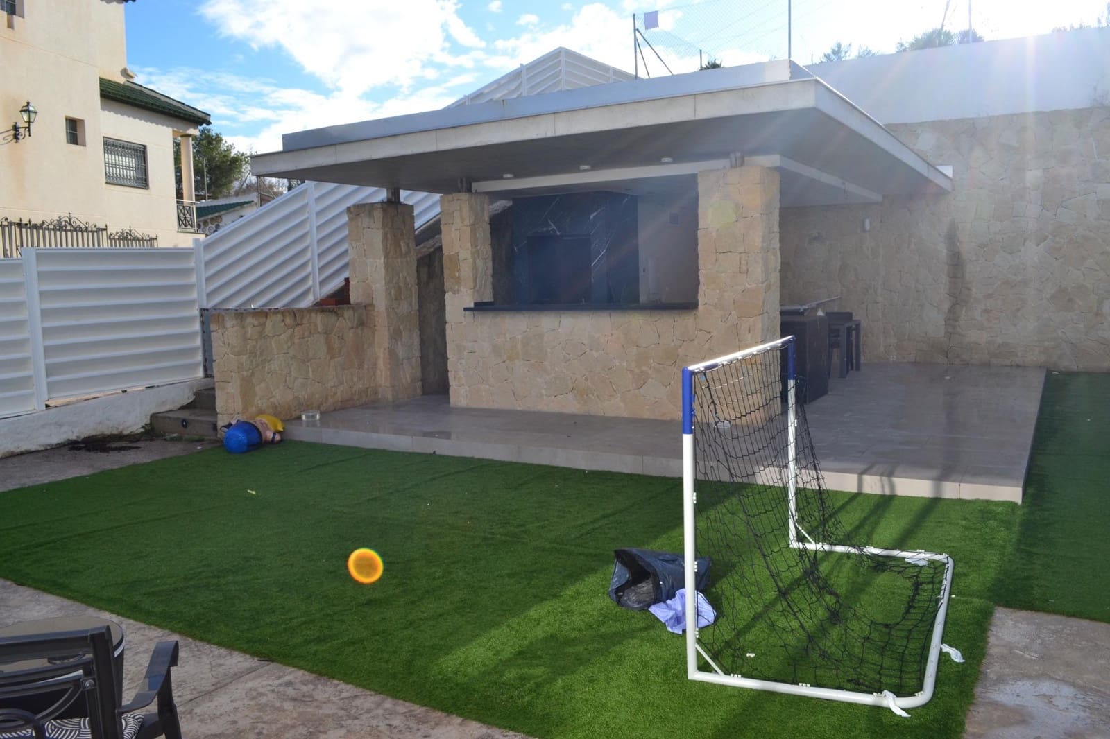 4 makuuhuone Huvila myytävänä paikassa Almoradi mukana uima-altaan 
autotalli - 999 950 € (Ref: 9536097)