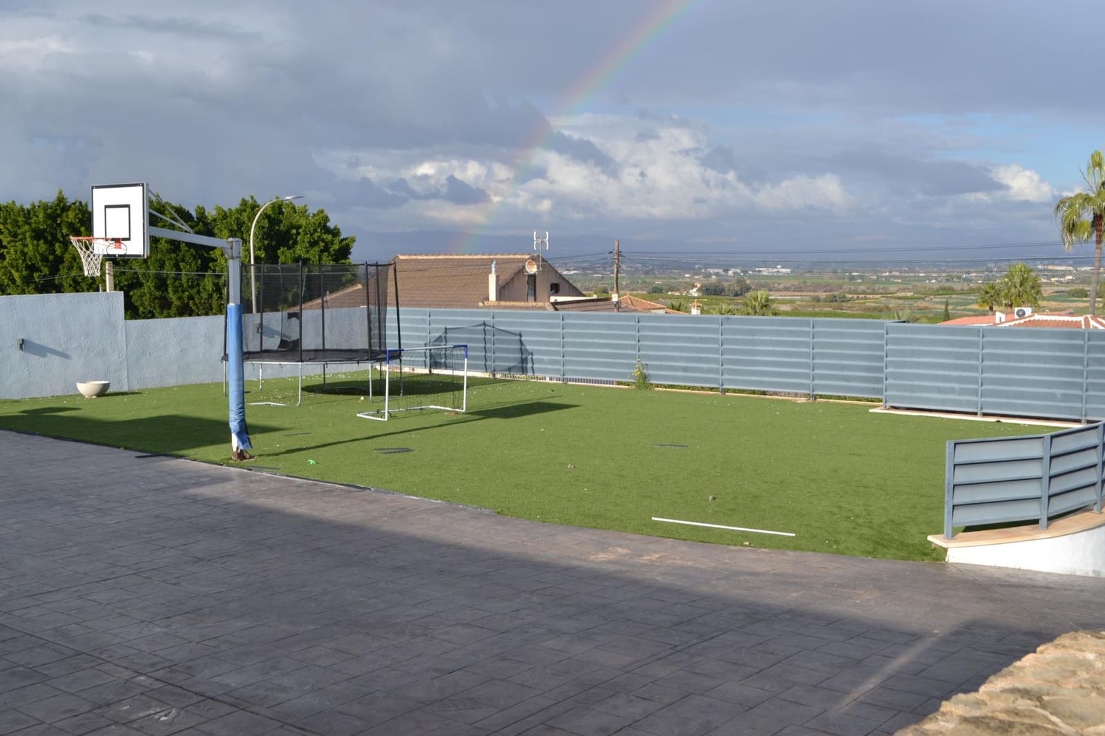 4 makuuhuone Huvila myytävänä paikassa Almoradi mukana uima-altaan 
autotalli - 999 950 € (Ref: 9536097)