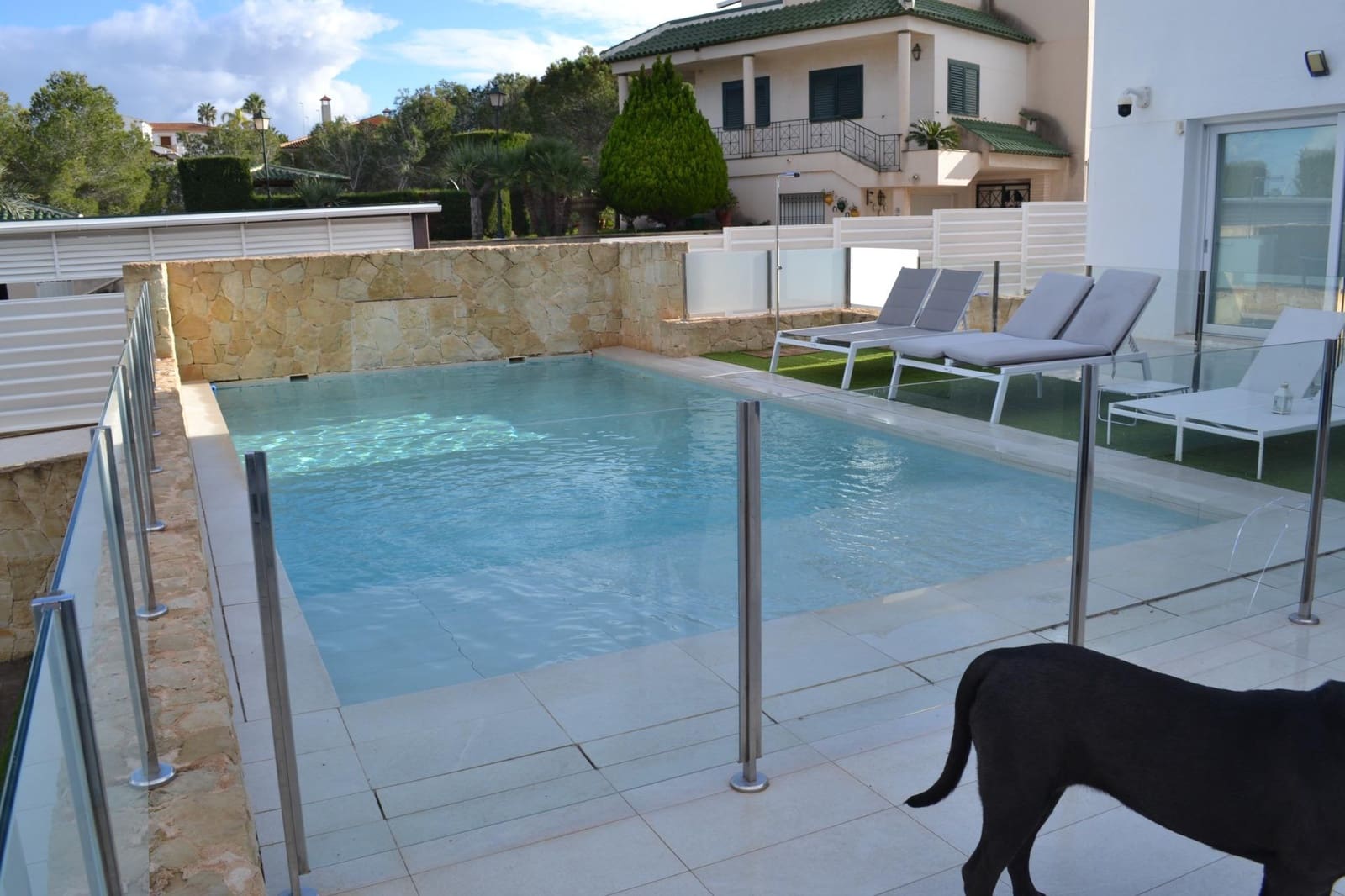 4 makuuhuone Huvila myytävänä paikassa Almoradi mukana uima-altaan 
autotalli - 999 950 € (Ref: 9536097)