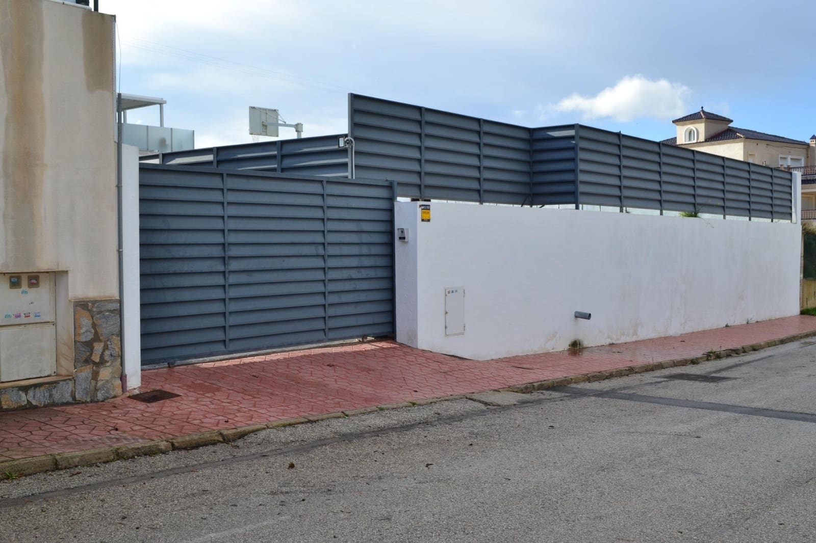 4 makuuhuone Huvila myytävänä paikassa Almoradi mukana uima-altaan 
autotalli - 999 950 € (Ref: 9536097)