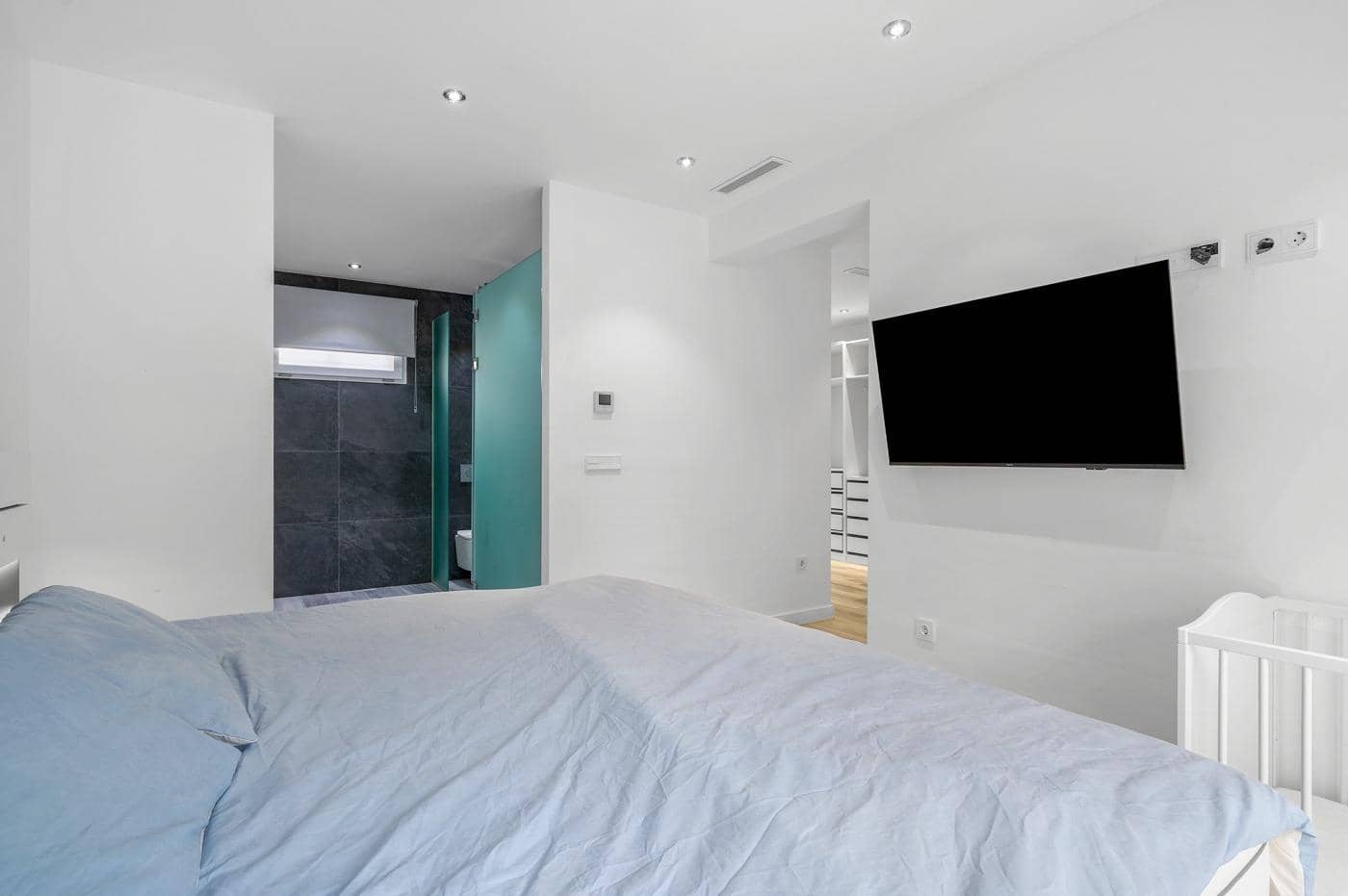 4 bedroom Villa for sale in Almoradi with pool garage - € 999,950 (Ref: 9536097)