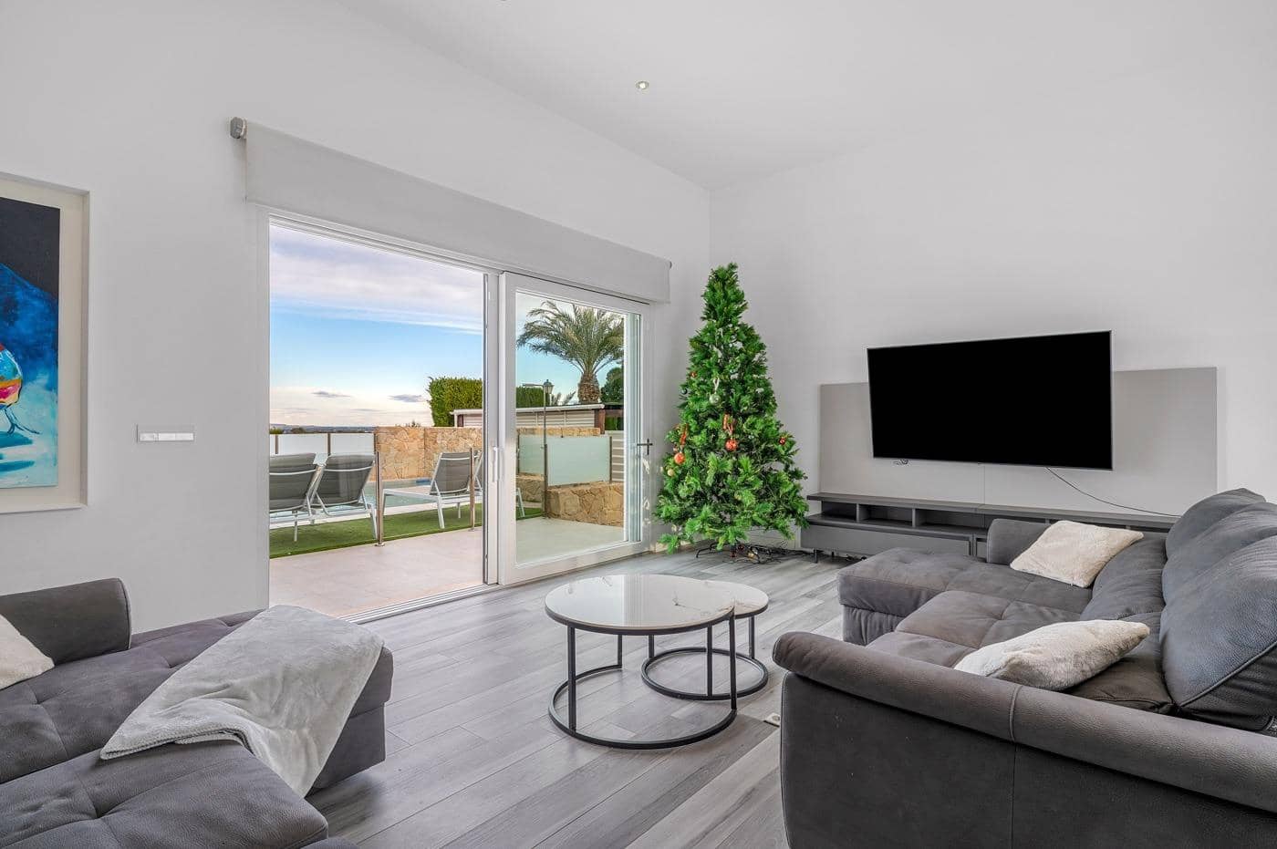 4 bedroom Villa for sale in Almoradi with pool garage - € 999,950 (Ref: 9536097)