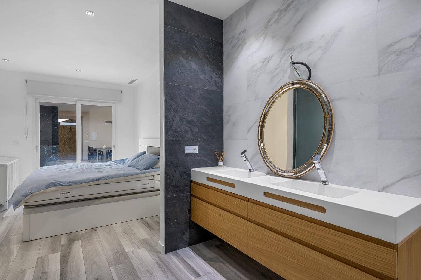 4 bedroom Villa for sale in Almoradi with pool garage - € 999,950 (Ref: 9536097)