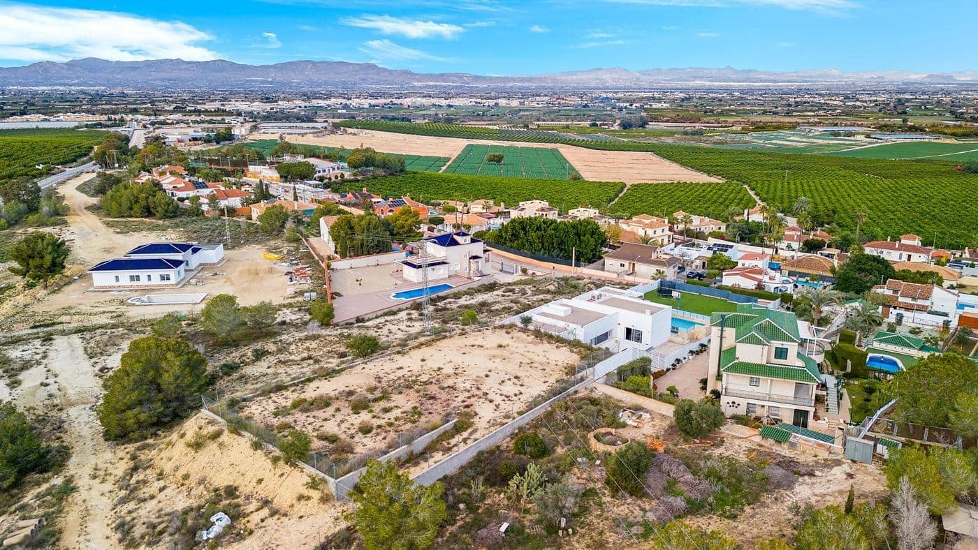 4 bedroom Villa for sale in Almoradi with pool garage - € 999,950 (Ref: 9536097)