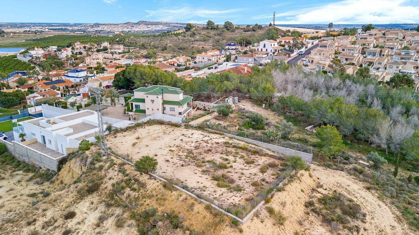 4 bedroom Villa for sale in Almoradi with pool garage - € 999,950 (Ref: 9536097)