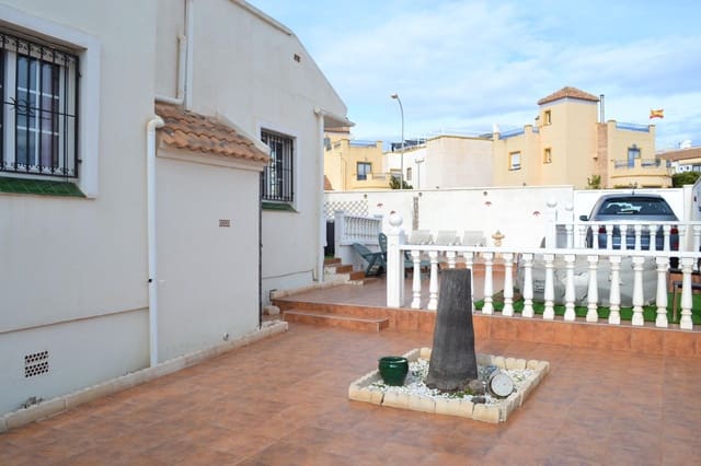 3 soverom Kjedet enebolig til salgs i La Zenia, Orihuela med svømmebasseng - € 249 000 (Ref: 9543847)