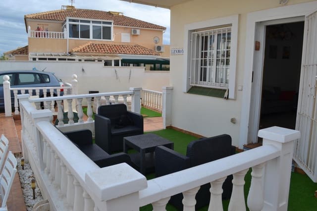 3 soverom Kjedet enebolig til salgs i La Zenia, Orihuela med svømmebasseng - € 249 000 (Ref: 9543847)