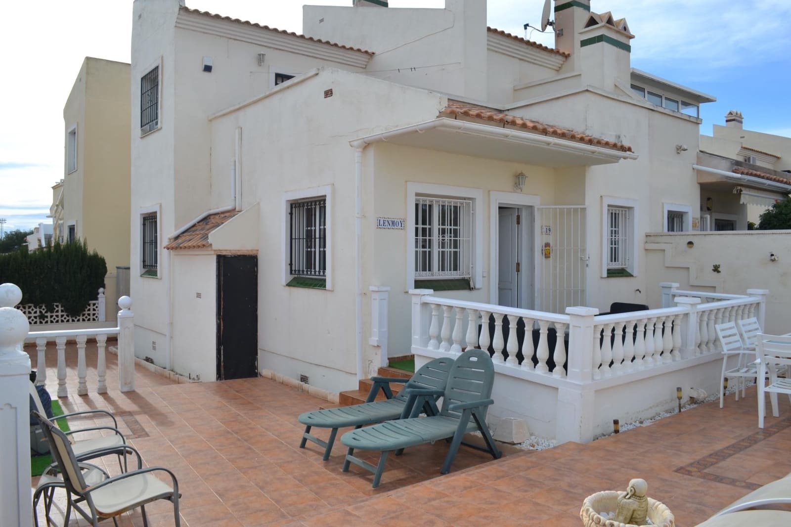 3 slaapkamer Halfvrijstaande villa te koop in La Zenia met zwembad garage - € 269.950 (Ref: 9543847)