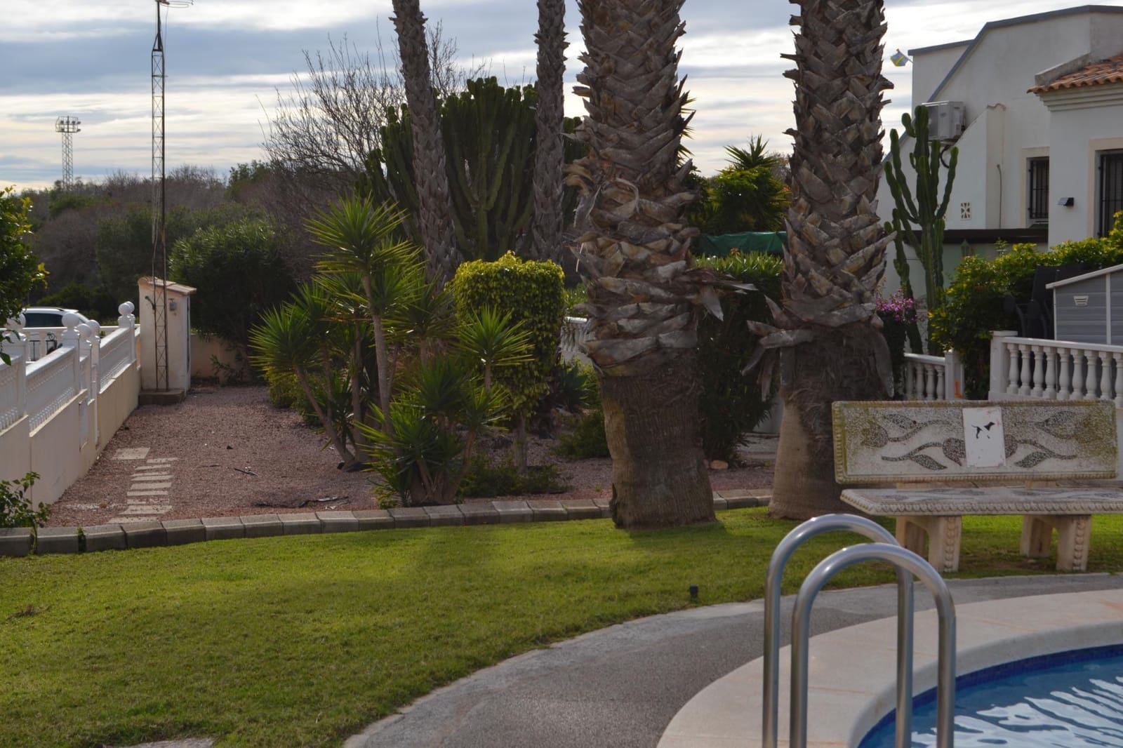 3 slaapkamer Halfvrijstaande villa te koop in La Zenia met zwembad garage - € 269.950 (Ref: 9543847)