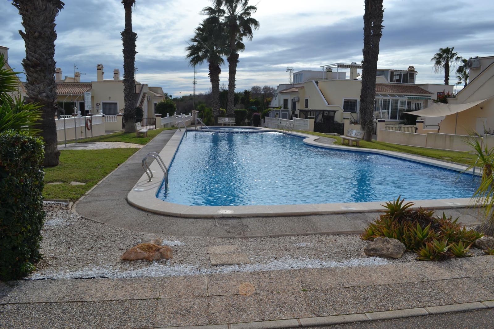 3 slaapkamer Halfvrijstaande villa te koop in La Zenia met zwembad garage - € 269.950 (Ref: 9543847)
