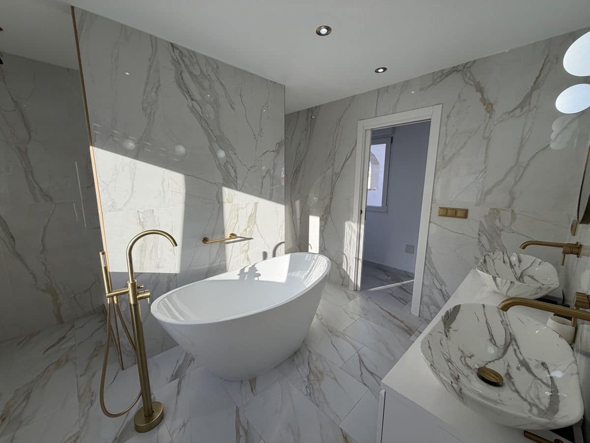 6 Zimmer Villa zu verkaufen in Los Dolses mit Pool - 695.000 € (Ref: 9584540)