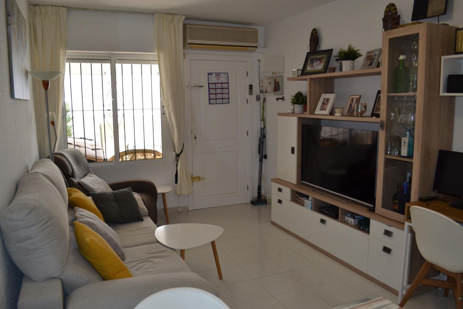 3 chambre Villa/Maison Semi-Mitoyenne à vendre à Torrevieja avec piscine - 185 000 € (Ref: 9584550)
