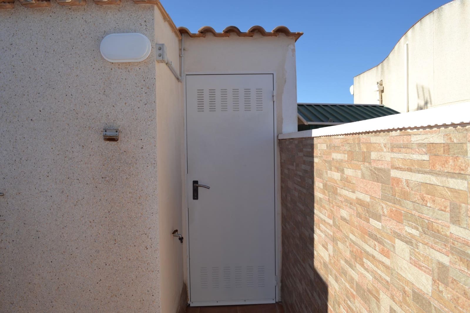 3 chambre Villa/Maison Semi-Mitoyenne à vendre à Torrevieja avec piscine - 185 000 € (Ref: 9584550)
