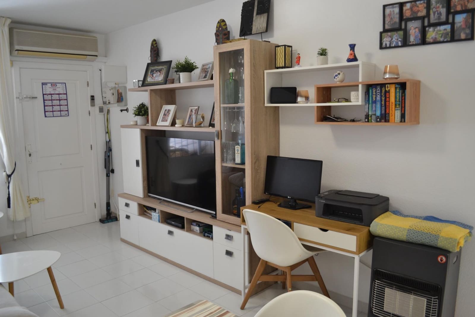 3 bedroom Semi-detached Villa for sale in Torrevieja with pool - € 185,000 (Ref: 9584550)