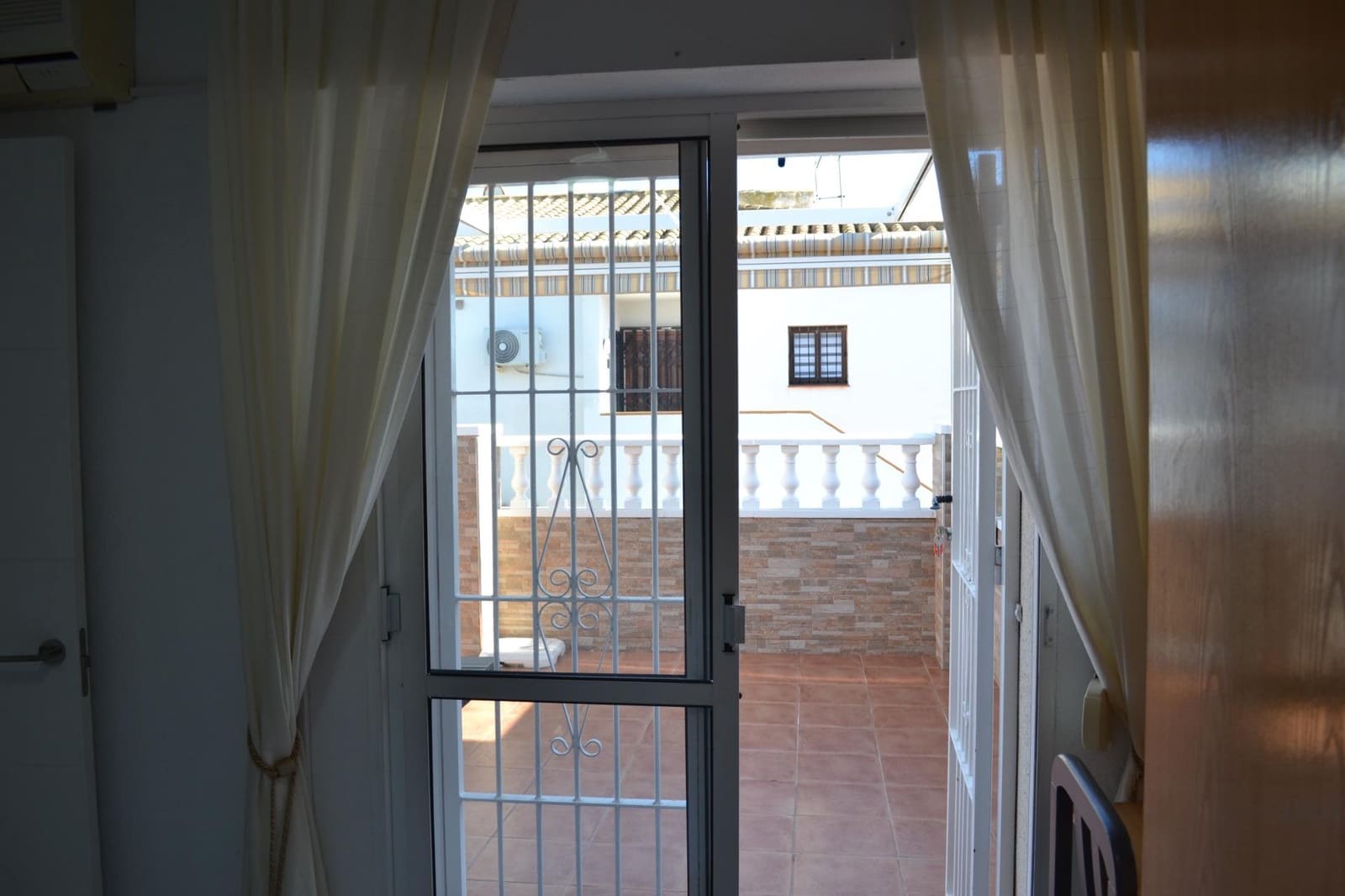 3 bedroom Semi-detached Villa for sale in Torrevieja with pool - € 185,000 (Ref: 9584550)