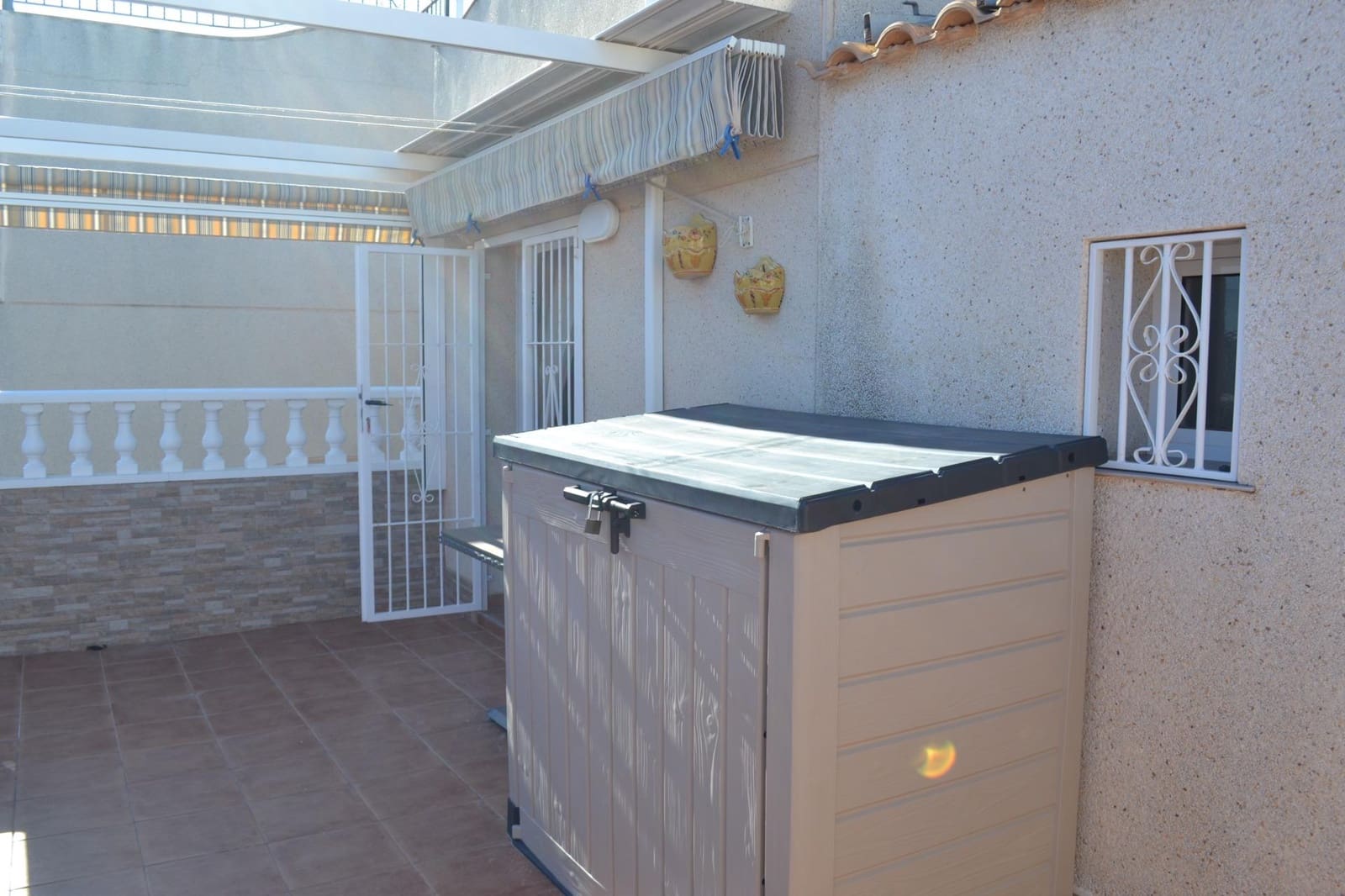 3 bedroom Semi-detached Villa for sale in Torrevieja with pool - € 185,000 (Ref: 9584550)
