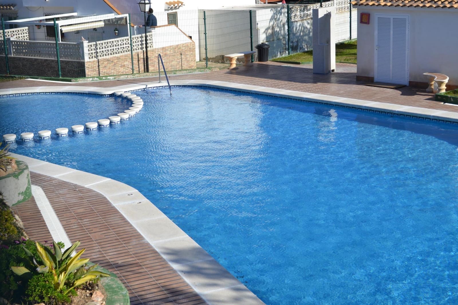 3 bedroom Semi-detached Villa for sale in Torrevieja with pool - € 185,000 (Ref: 9584550)