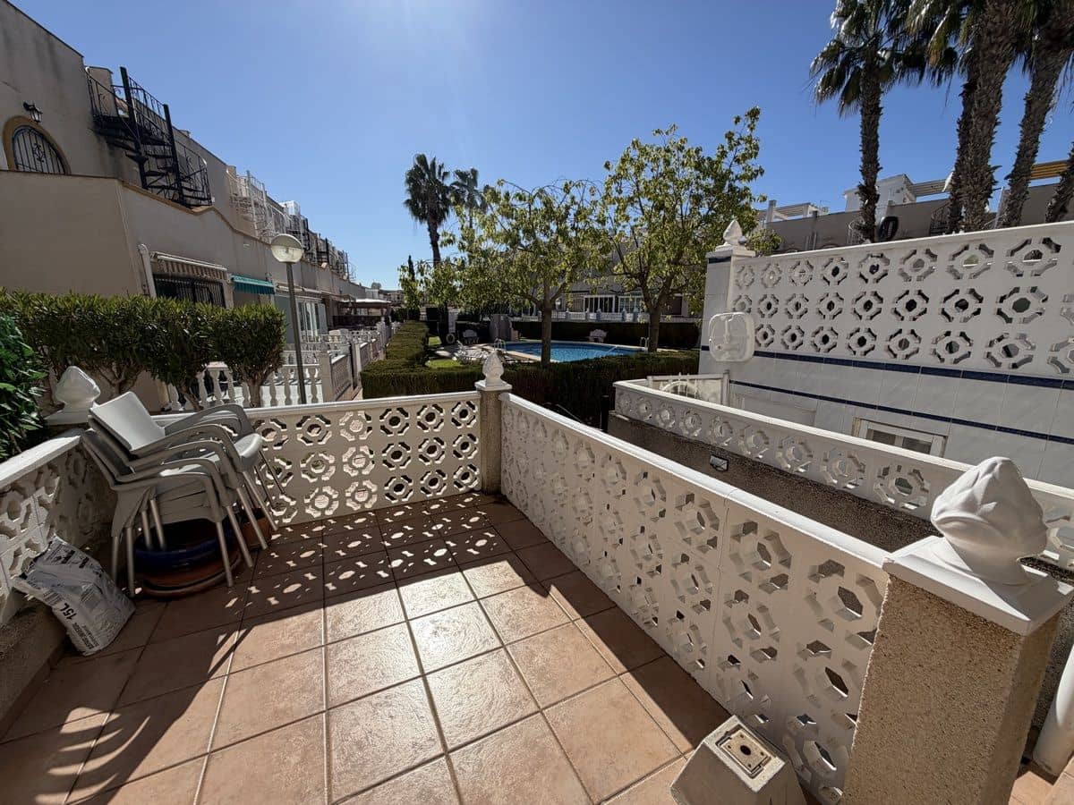 2 Zimmer Reihenhaus zu verkaufen in Orihuela Costa mit Pool - 189.995 € (Ref: 9627823)