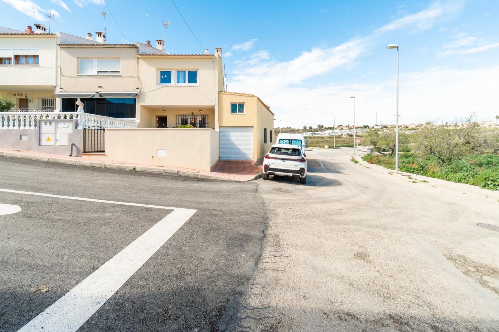 5 slaapkamer Rijtjeshuis te koop in San Miguel de Salinas met zwembad garage - € 249.000 (Ref: 9634536)