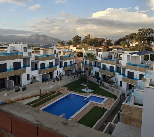 Adosado de 3 habitaciones en Bigastro en venta con piscina garaje - 250.000 € (Ref: 9652213)