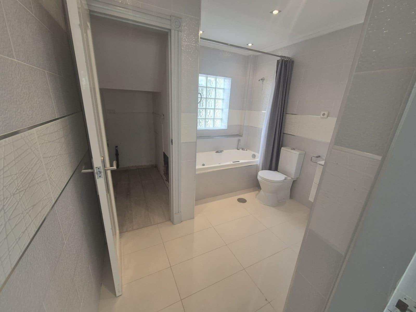 4 bedroom Villa for sale in Las Ramblas Golf with pool - € 299,000 (Ref: 9670919)