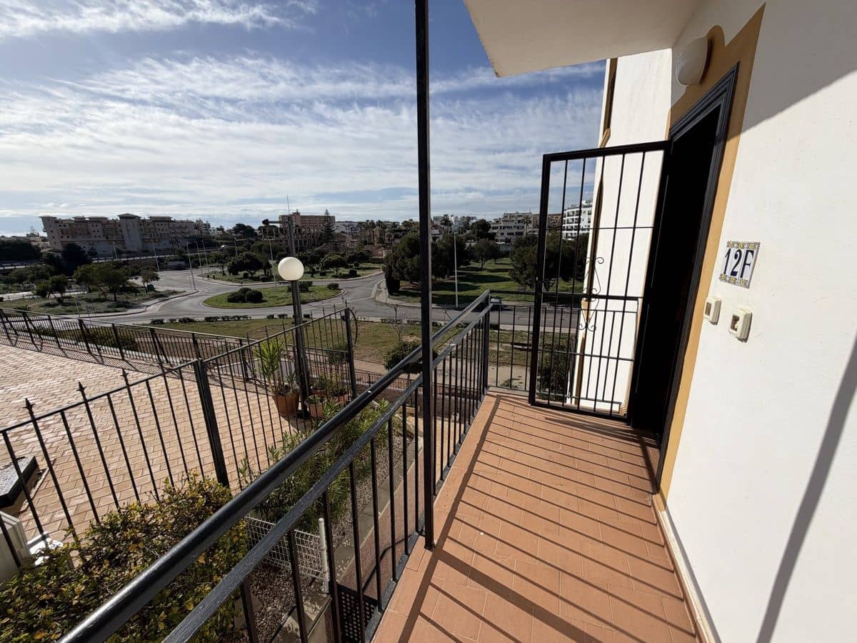 2 bedroom Apartment for sale in La Zenia with pool - € 175,000 (Ref: 9698959)