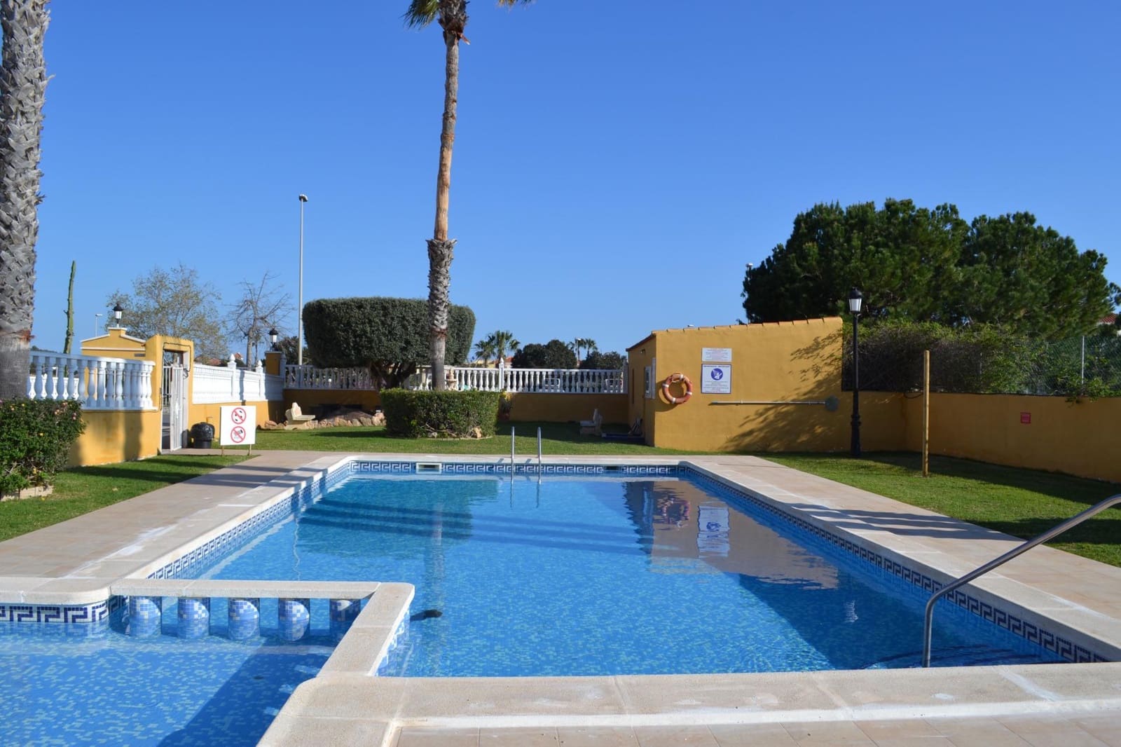 2 soveværelse Rækkehus til salg i La Regia med swimmingpool - € 189.950 (Ref: 9715126)