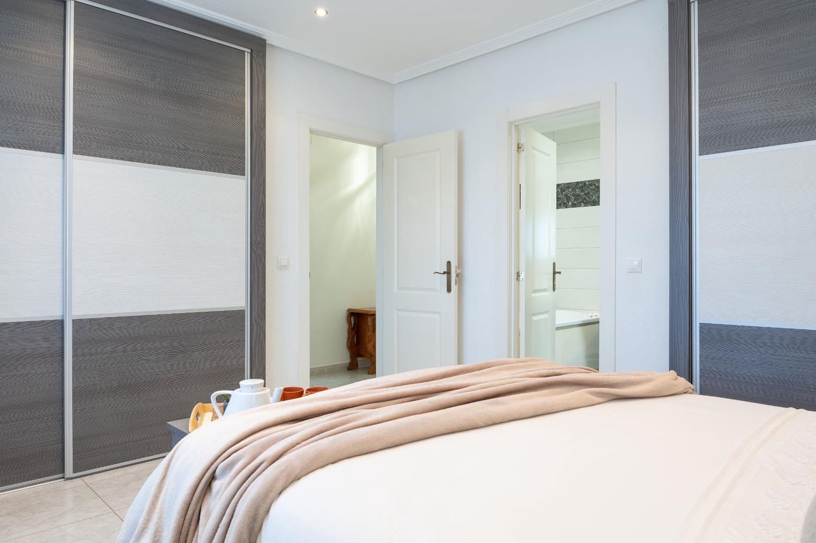 3 quarto Moradia para venda em Playa Flamenca com piscina garagem - 585 000 € (Ref: 9748185)