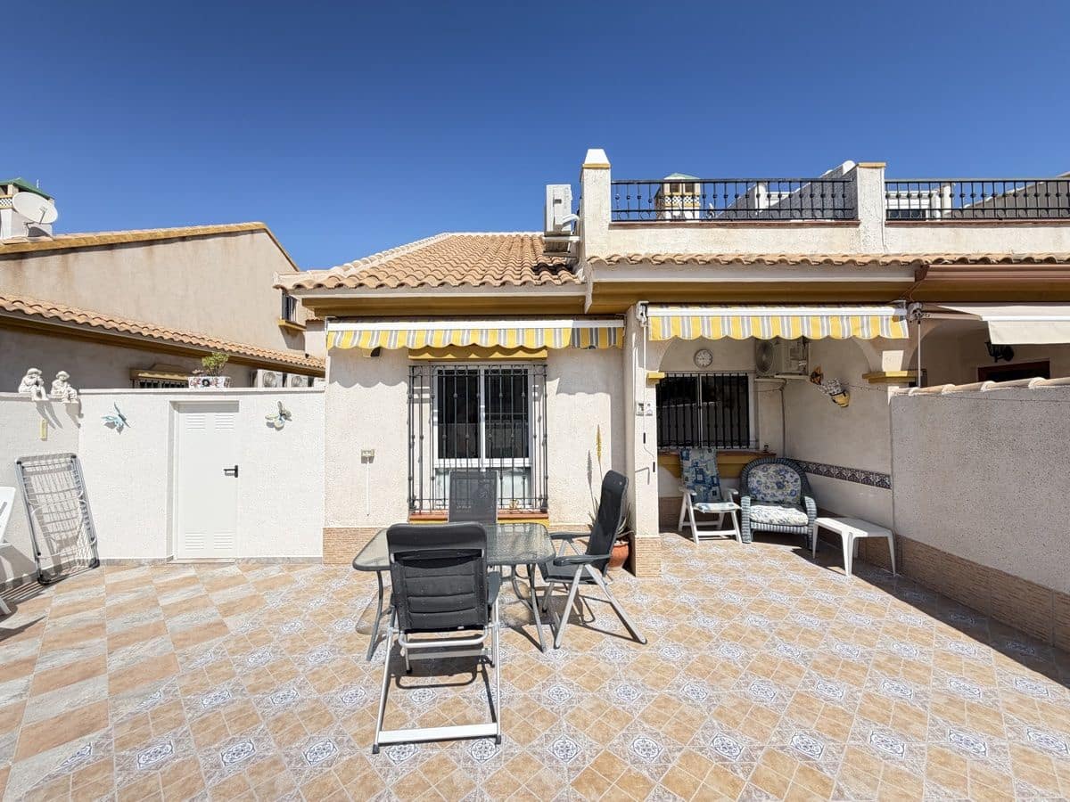 Bungalow de 4 habitaciones en La Zenia en venta con piscina - 289.000 € (Ref: 9752281)