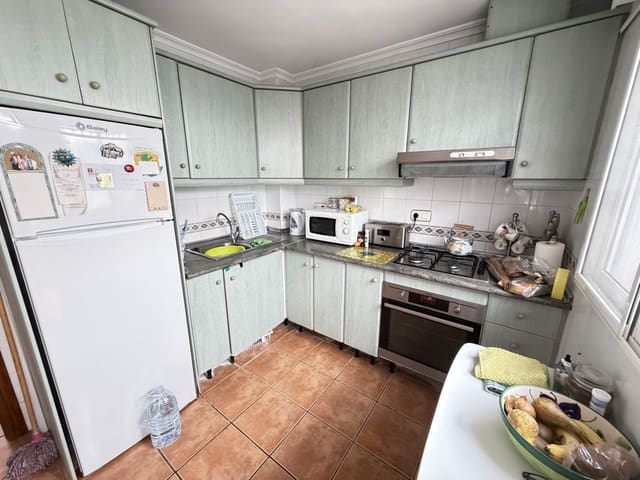 Bungalow de 4 habitaciones en La Zenia, Orihuela en venta con piscina - 289.000 € (Ref: 9752281)